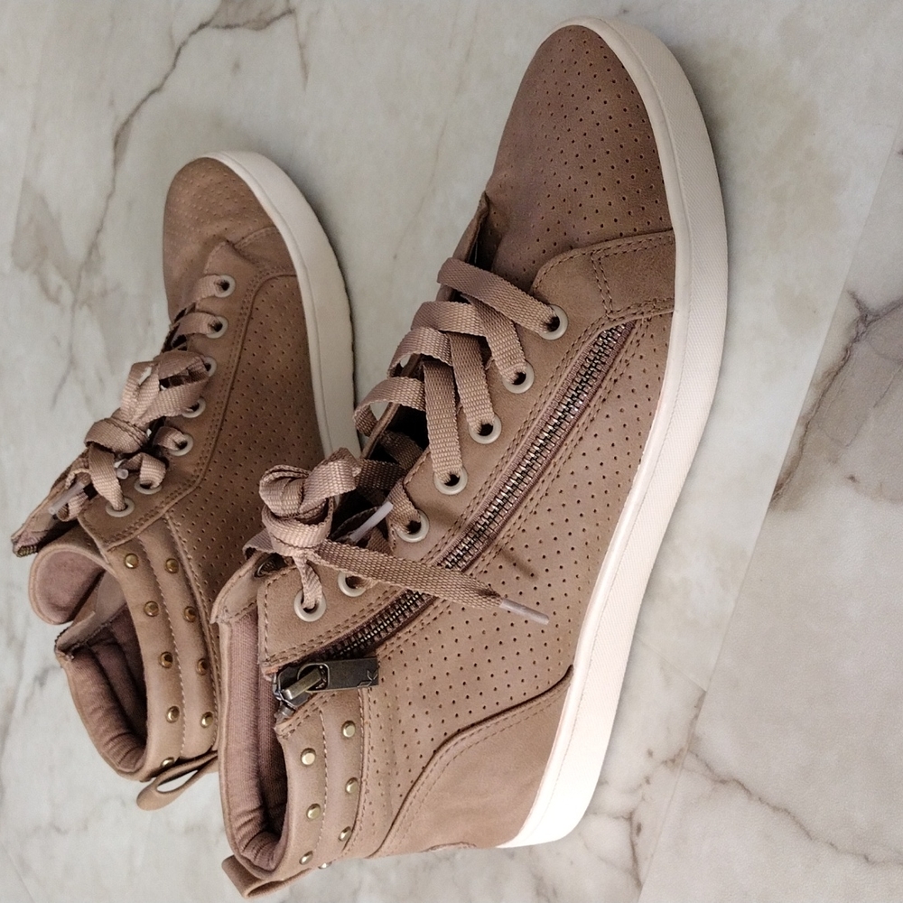 Koolaburra By UGG boots.